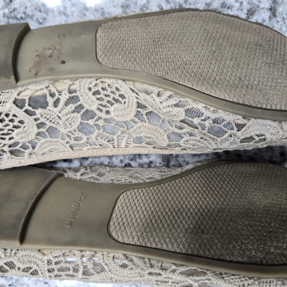 Lace Flats - Picture 3 of 3